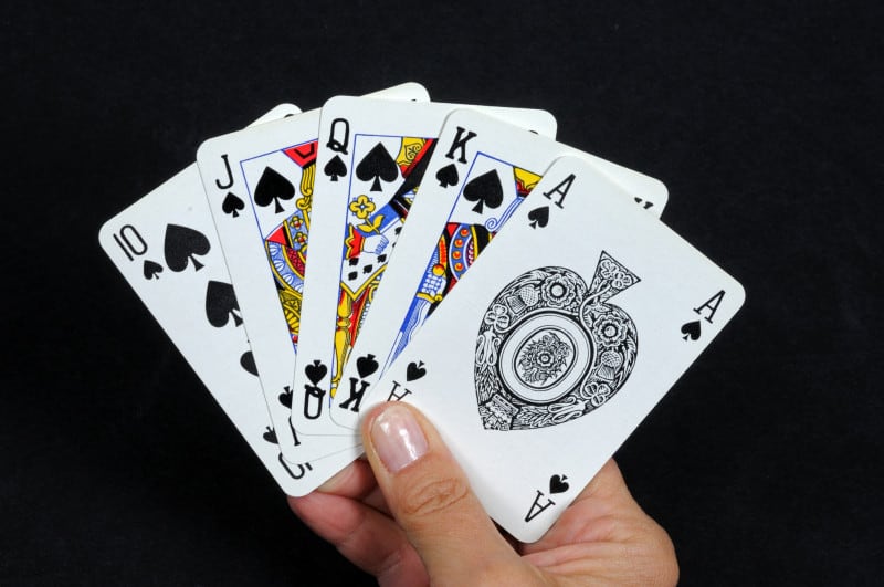 Thứ tự bài mạnh trong poker từ cao đến thấp chi tiết nhất
